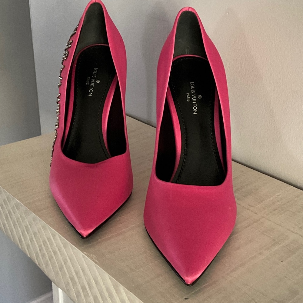 Louis Vuitton Fuchsia Heels with Crystal Logo - Picture 7 of 11